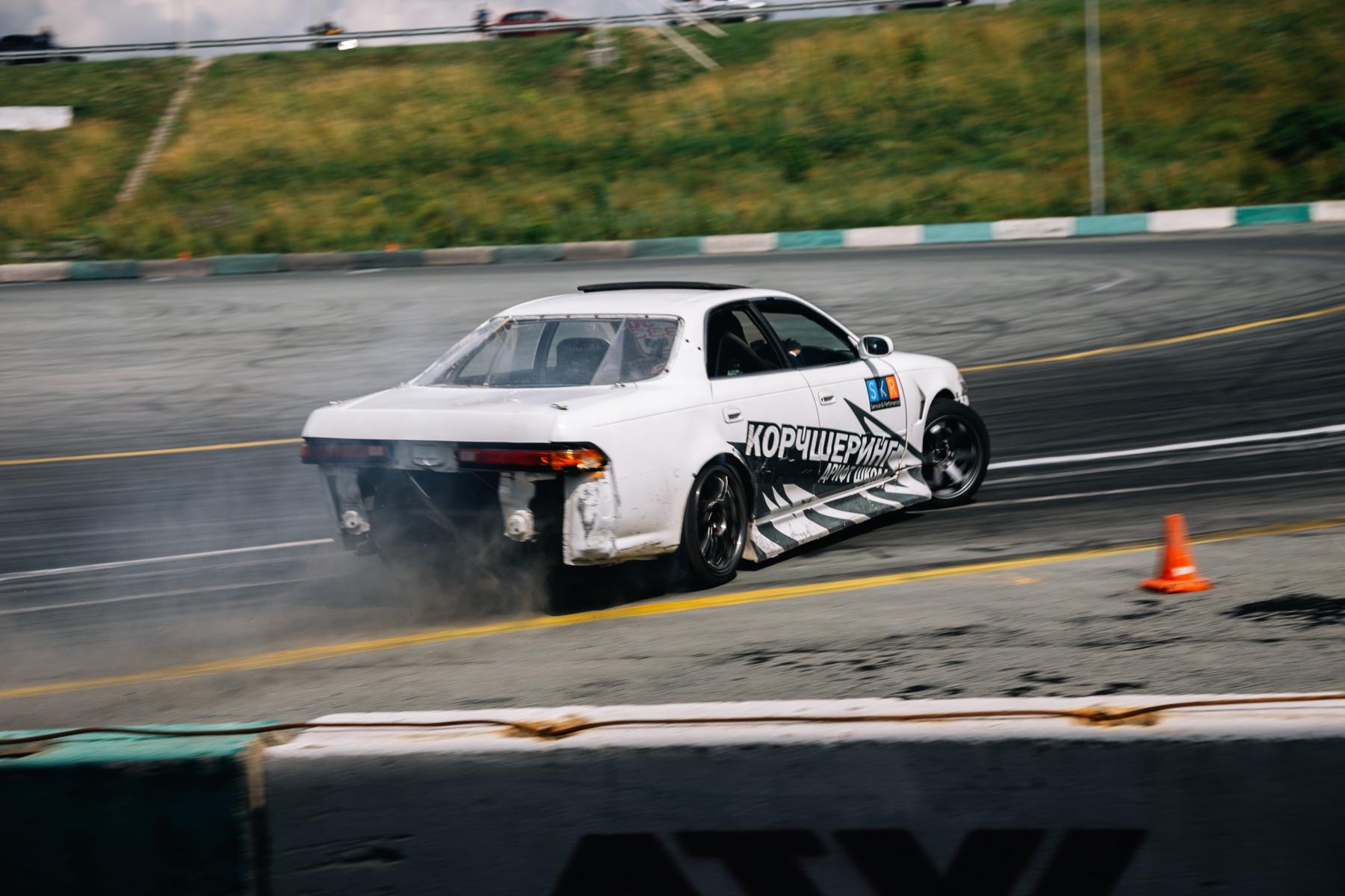 Фото Новосибирский форсаж. Опубликованы кадры гонок, где машины заносило на бешеной скорости 10 - Сиб.ФМ Фото Новосибирский форсаж. Опубликованы кадры гонок, где машины заносило на бешеной скорости 10