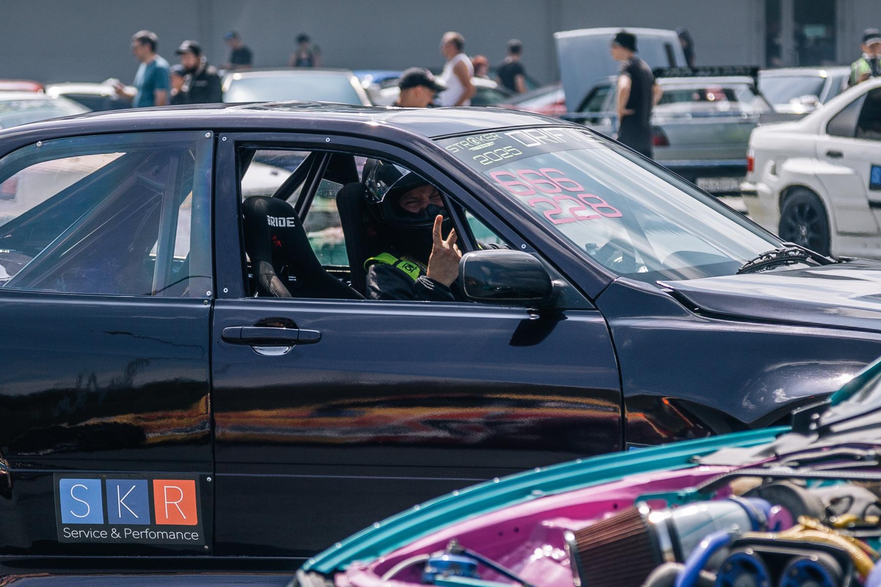 Фото Новосибирский форсаж. Опубликованы кадры гонок, где машины заносило на бешеной скорости 16 - Сиб.ФМ Фото Новосибирский форсаж. Опубликованы кадры гонок, где машины заносило на бешеной скорости 16