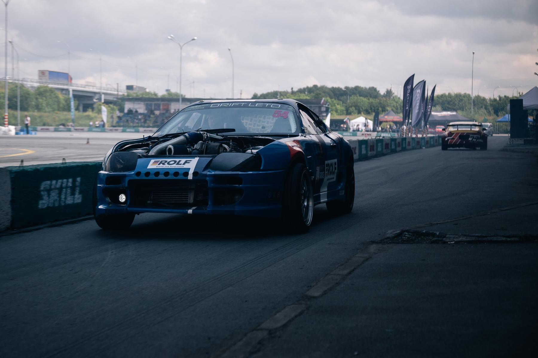 Фото Новосибирский форсаж. Опубликованы кадры гонок, где машины заносило на бешеной скорости 19 - Сиб.ФМ Фото Новосибирский форсаж. Опубликованы кадры гонок, где машины заносило на бешеной скорости 19