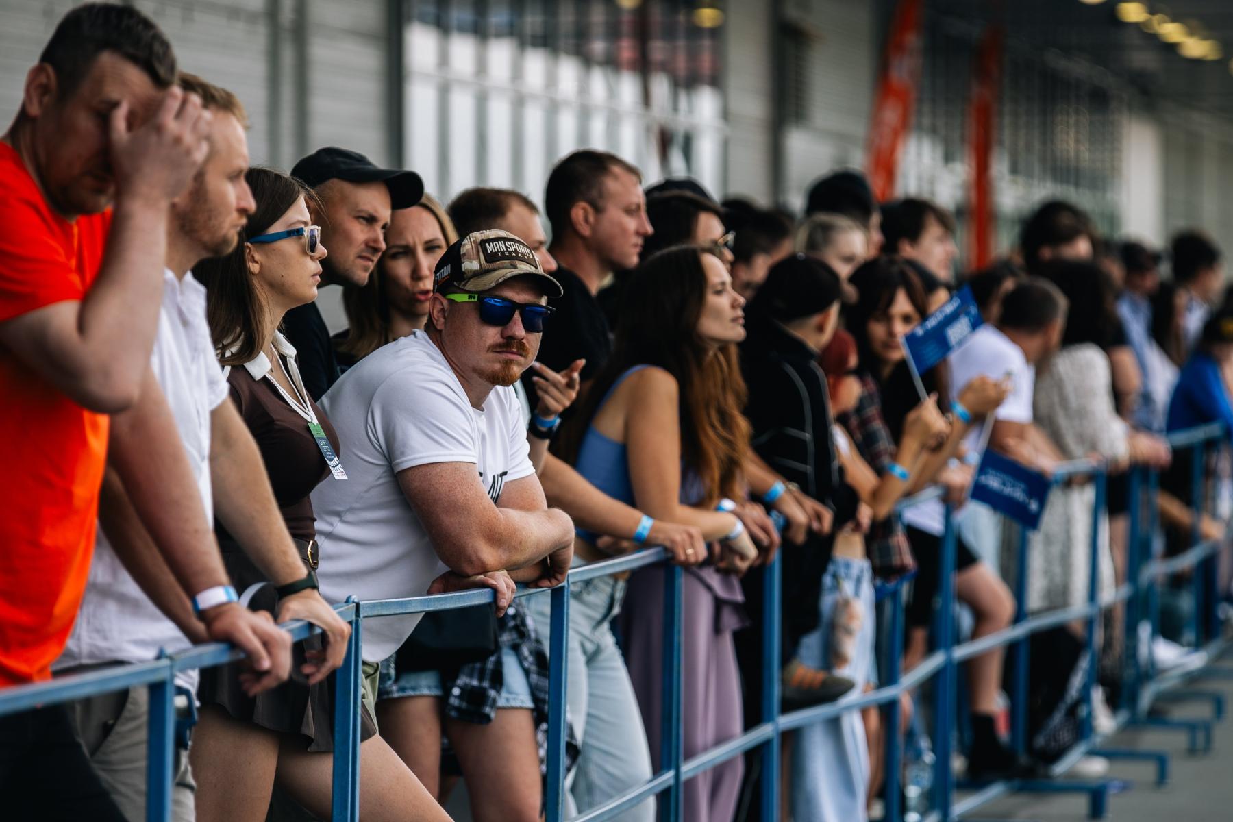 Фото Новосибирский форсаж. Опубликованы кадры гонок, где машины заносило на бешеной скорости 21 - Сиб.ФМ Фото Новосибирский форсаж. Опубликованы кадры гонок, где машины заносило на бешеной скорости 21