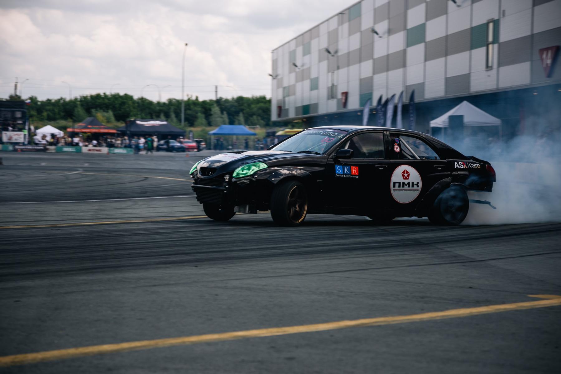 Фото Новосибирский форсаж. Опубликованы кадры гонок, где машины заносило на бешеной скорости 24 - Сиб.ФМ Фото Новосибирский форсаж. Опубликованы кадры гонок, где машины заносило на бешеной скорости 24