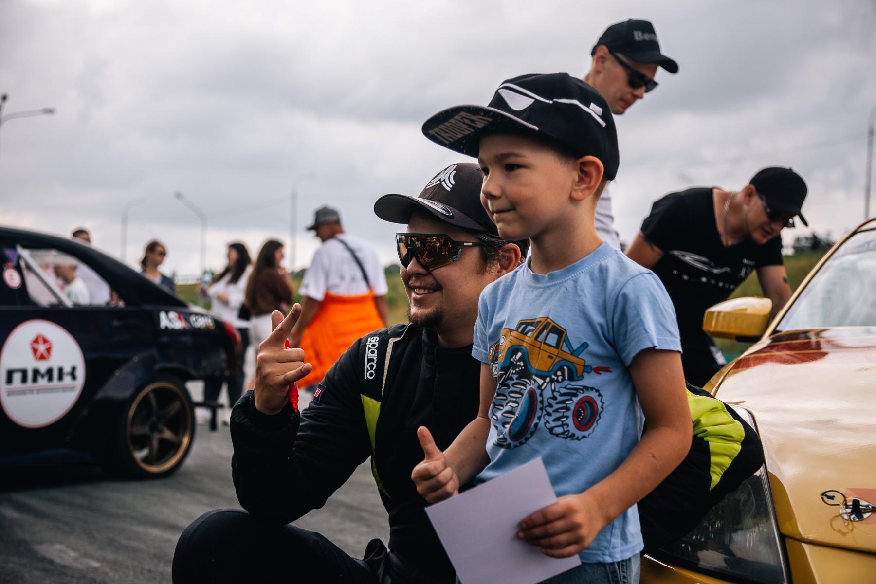 Фото Новосибирский форсаж. Опубликованы кадры гонок, где машины заносило на бешеной скорости 33 - Сиб.ФМ Фото Новосибирский форсаж. Опубликованы кадры гонок, где машины заносило на бешеной скорости 33