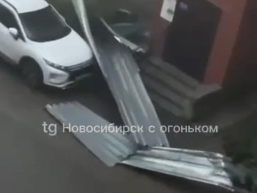 Фото Такого не было никогда. Мощный ураган обрушился на Новосибирскую область — 20 кадров разрушений 9