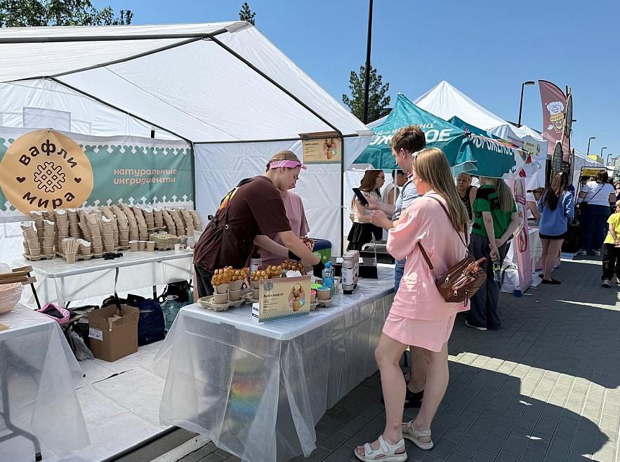 Фото 1 июня в новосибирском парке «Арена» состоялся Фестиваль Движения Первых и концерт BLIZKEY 14 - Сиб.ФМ Фото 1 июня в новосибирском парке «Арена» состоялся Фестиваль Движения Первых и концерт BLIZKEY 14