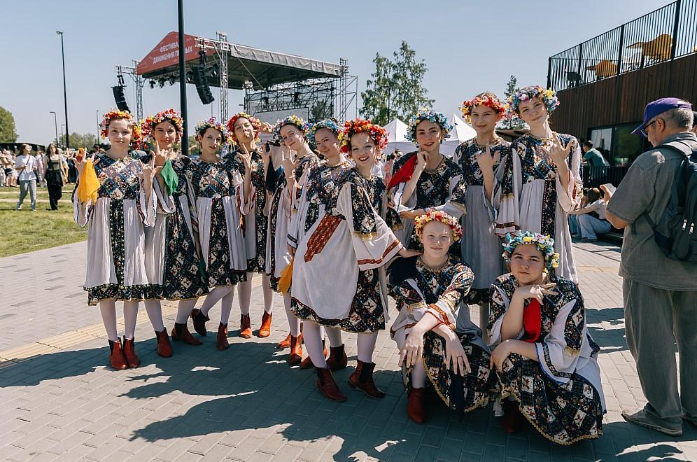 Фото 1 июня в новосибирском парке «Арена» состоялся Фестиваль Движения Первых и концерт BLIZKEY 9 - Сиб.ФМ Фото 1 июня в новосибирском парке «Арена» состоялся Фестиваль Движения Первых и концерт BLIZKEY 9