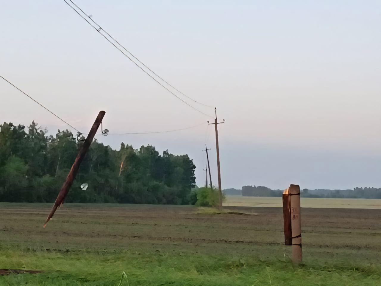 Фото Такого не было никогда. Мощный ураган обрушился на Новосибирскую область — 20 кадров разрушений 4