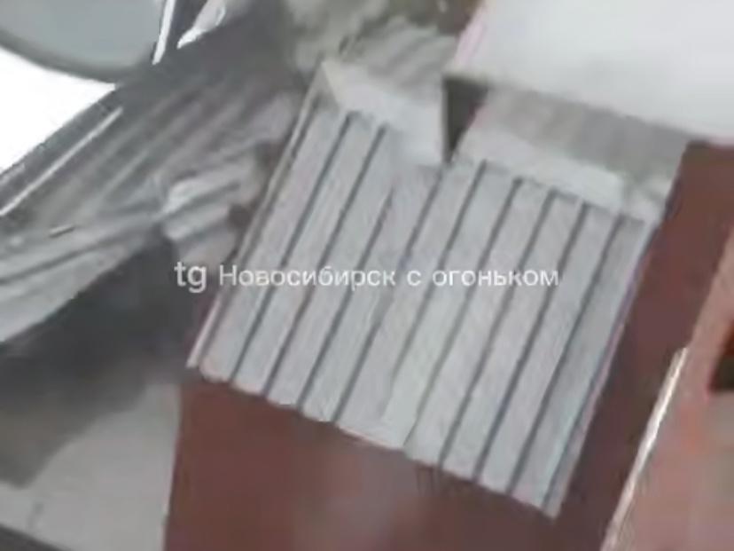 Фото Такого не было никогда. Мощный ураган обрушился на Новосибирскую область — 20 кадров разрушений 3