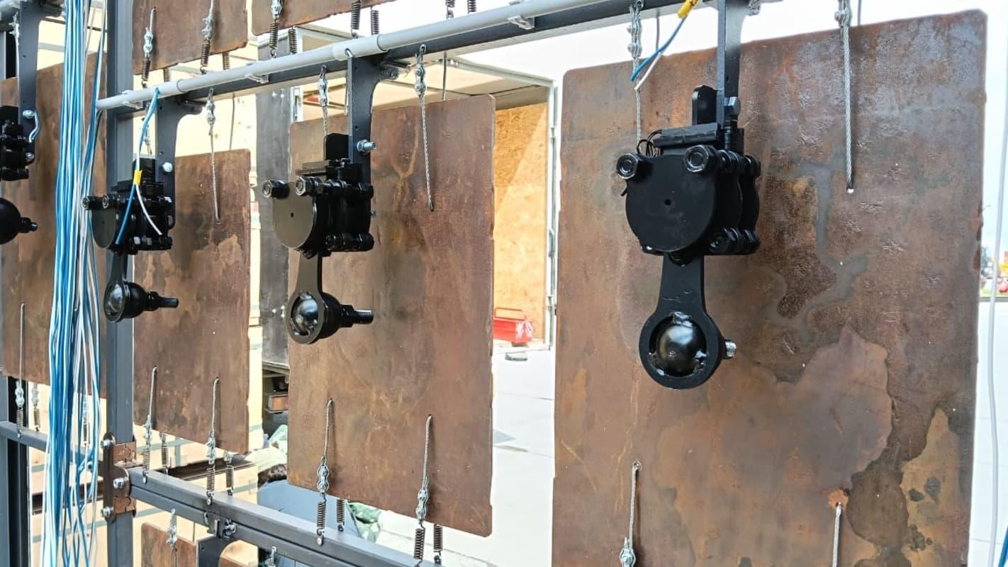 Фото В честь дня рождения Виктора Цоя в Новосибирске представлен необычный музыкальный инструмент било 2