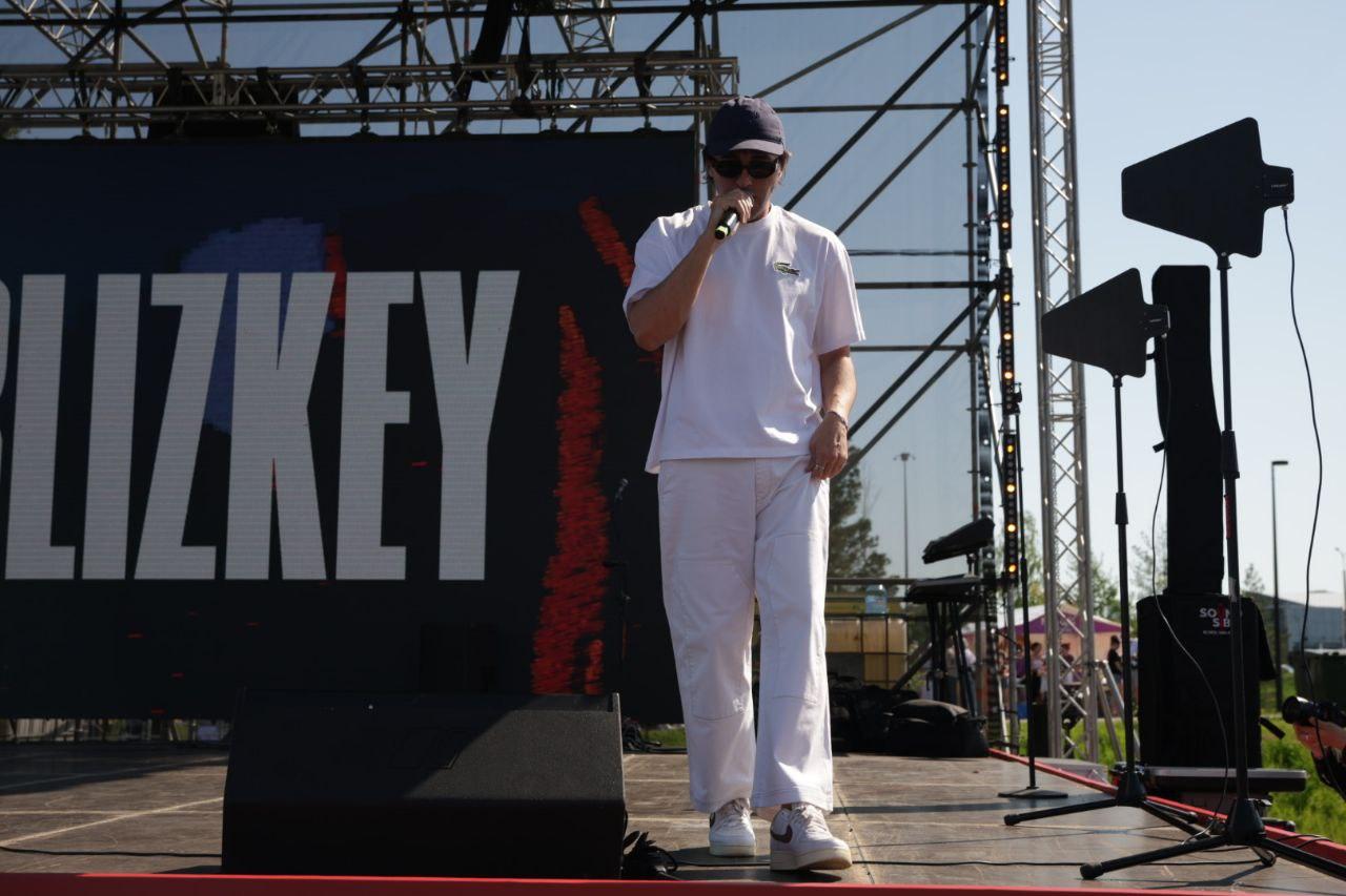 Фото «Вот такие горы». Blizkey зажег в парке «Сибирь-Арена» 1 июня 7 - Сиб.ФМ Фото «Вот такие горы». Blizkey зажег в парке «Сибирь-Арена» 1 июня 7
