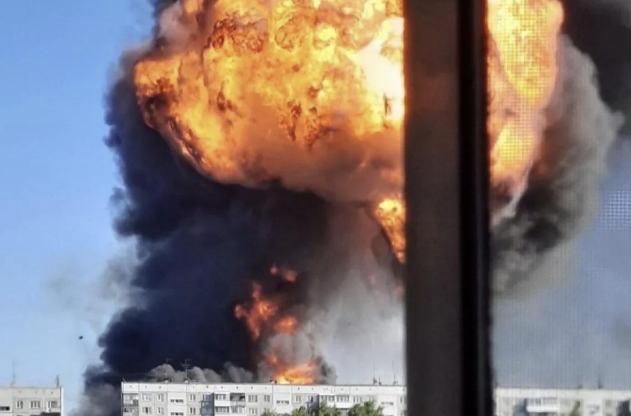 Фото В Новосибирске вспомнили страшные кадры взрыва на АЗС трехлетней давности 2 - Сиб.ФМ Фото В Новосибирске вспомнили страшные кадры взрыва на АЗС трехлетней давности 2