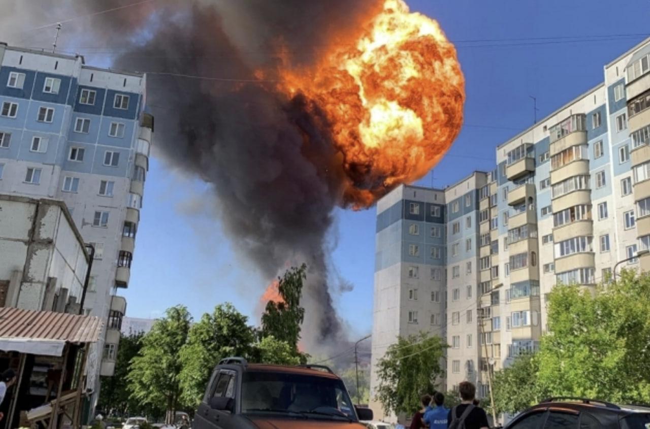 Фото В Новосибирске вспомнили страшные кадры взрыва на АЗС трехлетней давности 3 - Сиб.ФМ Фото В Новосибирске вспомнили страшные кадры взрыва на АЗС трехлетней давности 3