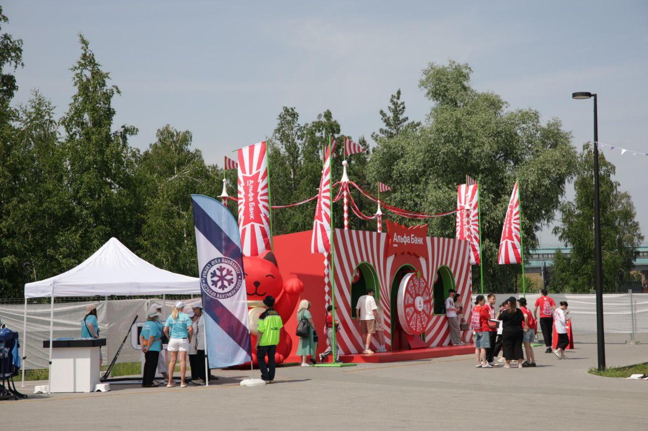 Фото Sigma Boy и Ramil собрали толпу фанатов в парке «Арена». Онлайн-репортаж Черника Music Fest 2025 в Новосибирске 4