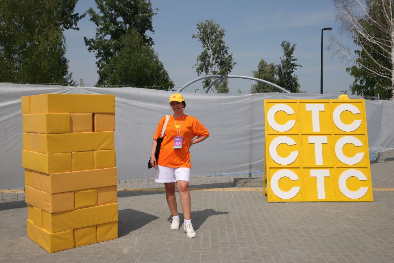 Фото Sigma Boy и Ramil собрали толпу фанатов в парке «Арена». Онлайн-репортаж Черника Music Fest 2025 в Новосибирске 17