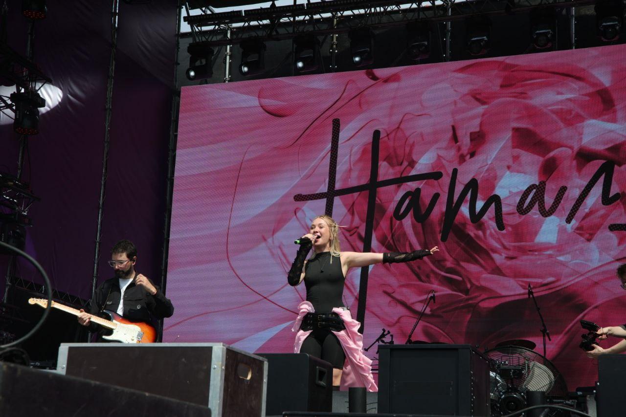 Фото Sigma Boy и Ramil собрали толпу фанатов в парке «Арена». Онлайн-репортаж Черника Music Fest 2025 в Новосибирске 40