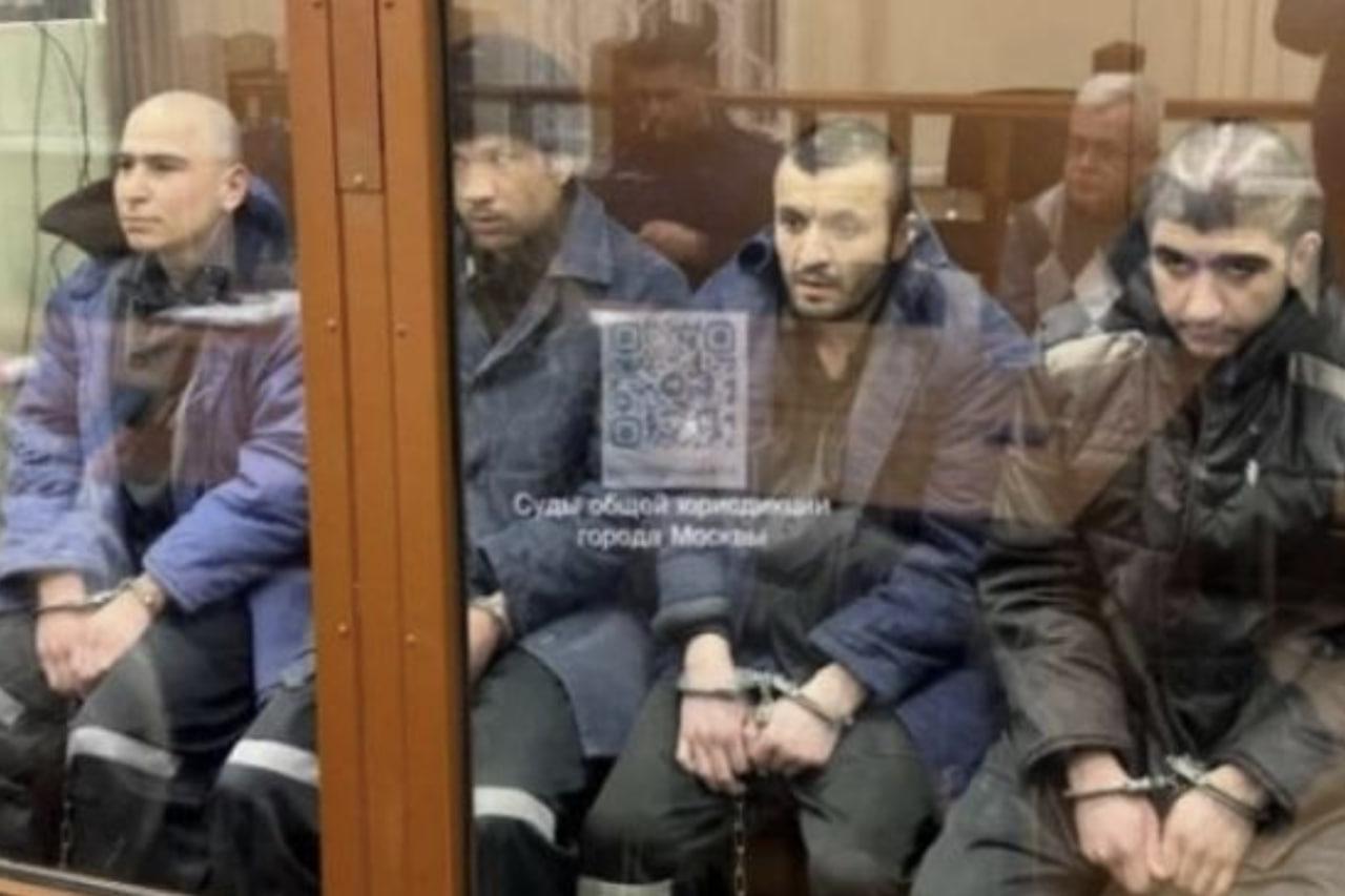 Фото Останки 149 погибших и слёзы родных. Дело о страшном теракте в «Крокусе» передано в суд 3 - Сиб.ФМ Фото Останки 149 погибших и слёзы родных. Дело о страшном теракте в «Крокусе» передано в суд 3