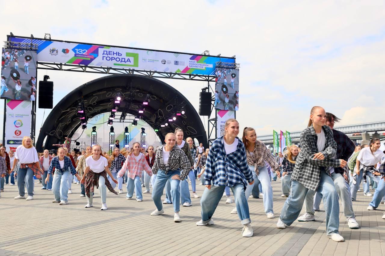 Фото В Новосибирске опубликованы кадры празднования Дня города 29 июня 3 - Сиб.ФМ Фото В Новосибирске опубликованы кадры празднования Дня города 29 июня 3
