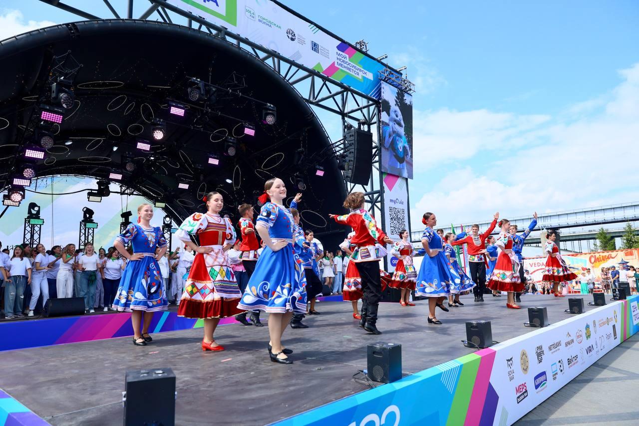 Фото В Новосибирске опубликованы кадры празднования Дня города 29 июня 10 - Сиб.ФМ Фото В Новосибирске опубликованы кадры празднования Дня города 29 июня 10