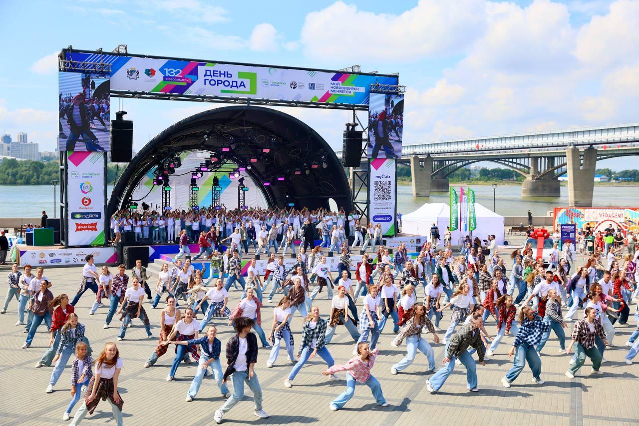 Фото В Новосибирске опубликованы кадры празднования Дня города 29 июня 11 - Сиб.ФМ Фото В Новосибирске опубликованы кадры празднования Дня города 29 июня 11