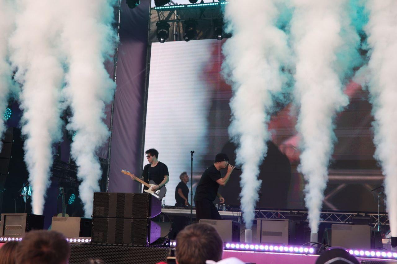 Фото Sigma Boy и Ramil собрали толпу фанатов в парке «Арена». Онлайн-репортаж Черника Music Fest 2025 в Новосибирске 52