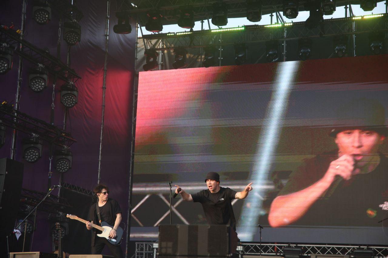 Фото Sigma Boy и Ramil собрали толпу фанатов в парке «Арена». Онлайн-репортаж Черника Music Fest 2025 в Новосибирске 54