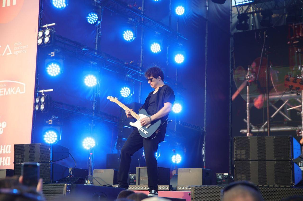 Фото Sigma Boy и Ramil собрали толпу фанатов в парке «Арена». Онлайн-репортаж Черника Music Fest 2025 в Новосибирске 53