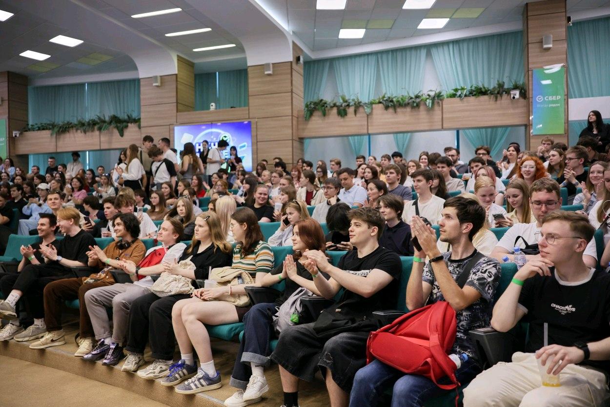 Фото Студенты вузов Новосибирска познакомились с будущей карьерой в новом формате 2 - Сиб.ФМ Фото Студенты вузов Новосибирска познакомились с будущей карьерой в новом формате 2