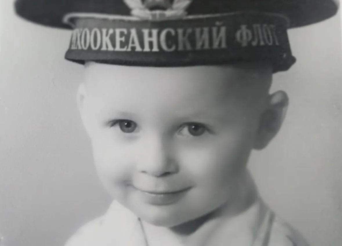 Фото От школьной парты до сцены: смотрите, как новосибирские звезды выглядели в детстве 5
