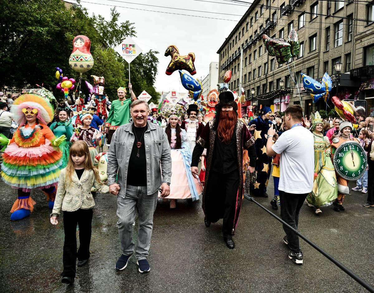 Фото Куклы со всего мира захватили центр Новосибирска 31 мая: как это было. Фоторепортаж 2