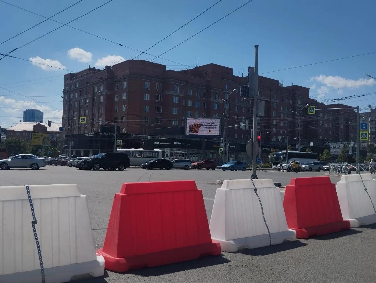 Фото «Город встал»: фоторепортаж с места транспортного коллапса в центре Новосибирска из-за перекрытия двух магистралей 5 - Сиб.ФМ Фото «Город встал»: фоторепортаж с места транспортного коллапса в центре Новосибирска из-за перекрытия двух магистралей 5
