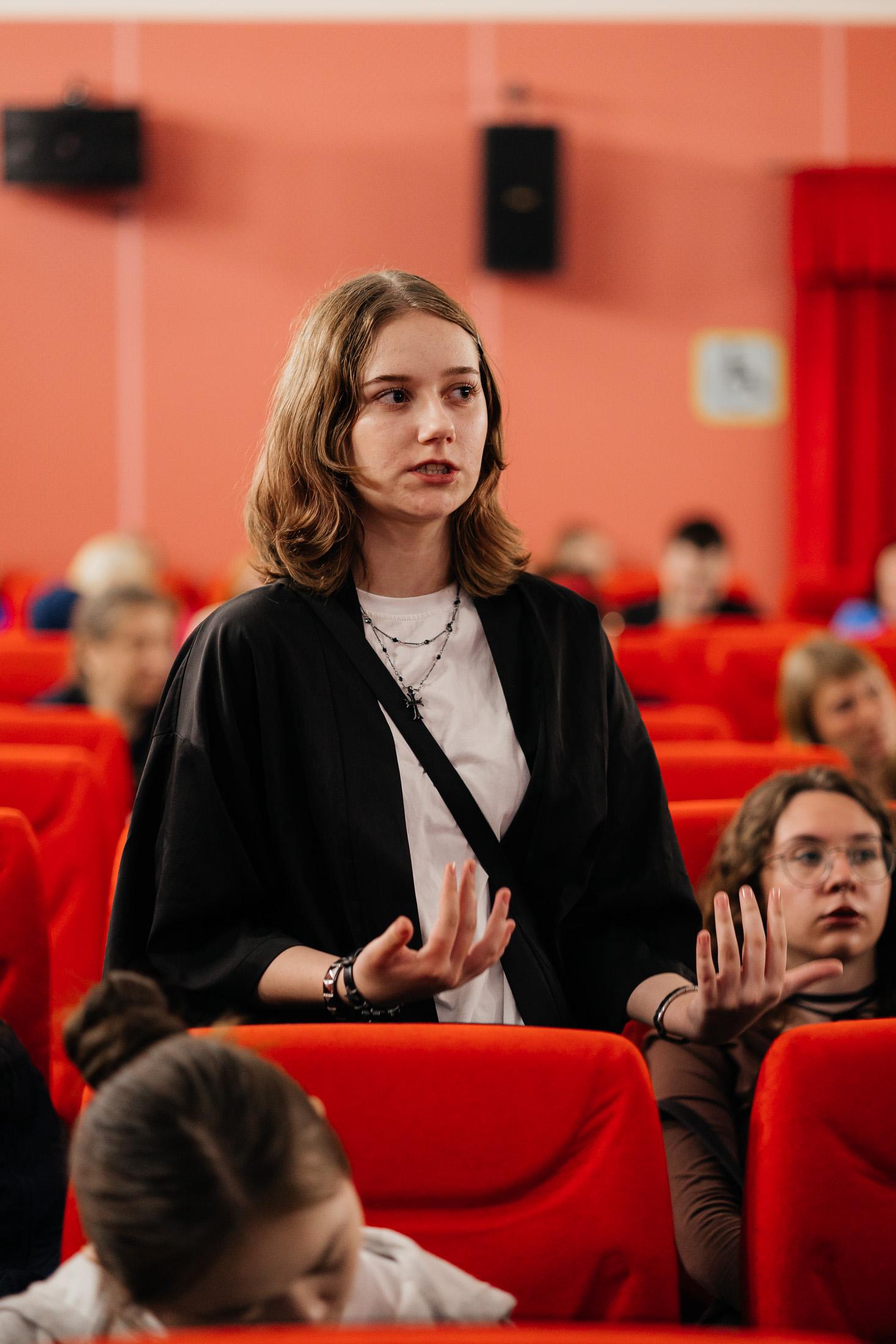 Фото Уберечь ребёнка от беды: в Новосибирской области «Новые люди» проводят родительские собрания по профилактике зависимостей 2 - Сиб.ФМ Фото Уберечь ребёнка от беды: в Новосибирской области «Новые люди» проводят родительские собрания по профилактике зависимостей 2