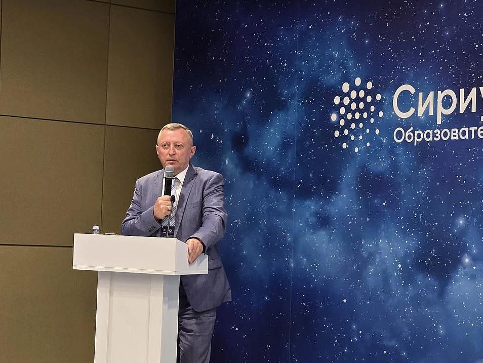 Фото Ректор НГПУ Сергей Нелюбов: «Университет целенаправленно готовит студентов к работе с одаренными детьми» 2