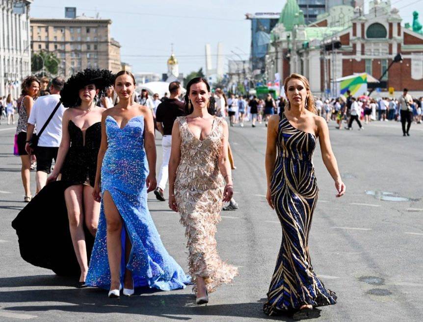 Фото День города в Новосибирске собрал более 108 тысяч человек: рекордные площадки, звёздные гости и перекрёсток мира 6