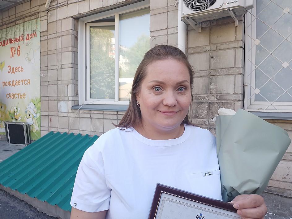 Фото Семьям с новорожденными вручили подарки в роддоме №6 4 - Сиб.ФМ Фото Семьям с новорожденными вручили подарки в роддоме №6 4