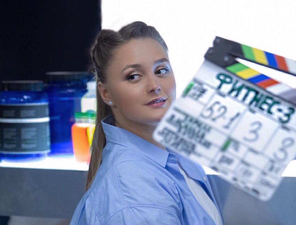 осенние фотосессии на природе. девушки подростки. 5 сентября женщина. женщина осенью. фото 29 июля именины.