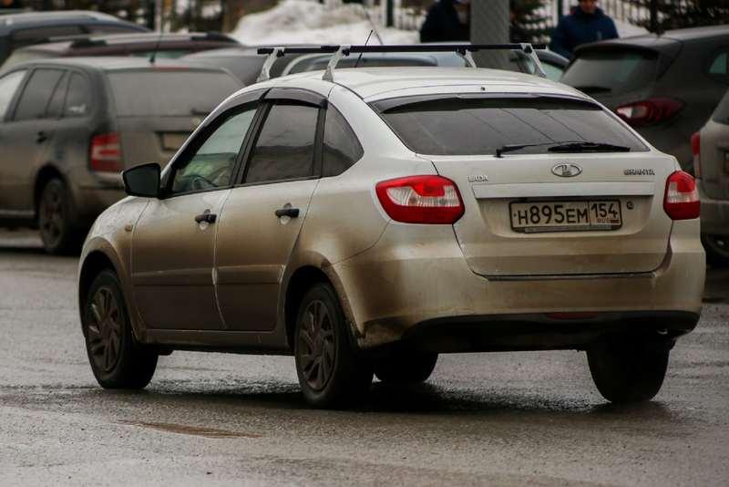 Фото Новосибирск превратился в город чумазых машин: фото автозамарашек 8