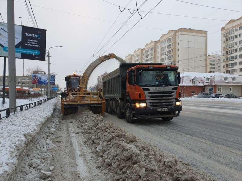 Фото Уборка снега в Томске 9
