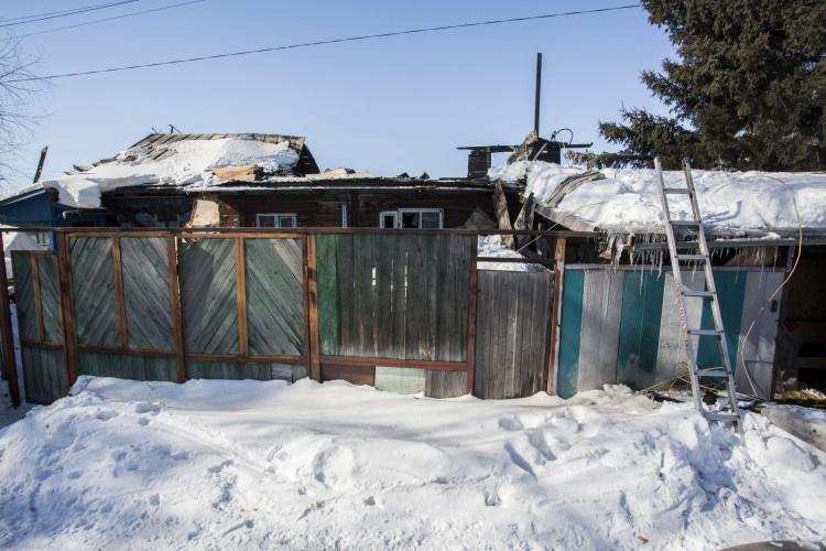 Фото Заживо сгорели козы и куры: подробности пожара в доме многодетной семьи из Новосибирска 6