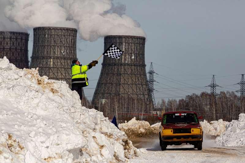 Фото В Новосибирске прошло первенство по зимнему автокроссу - фото 2