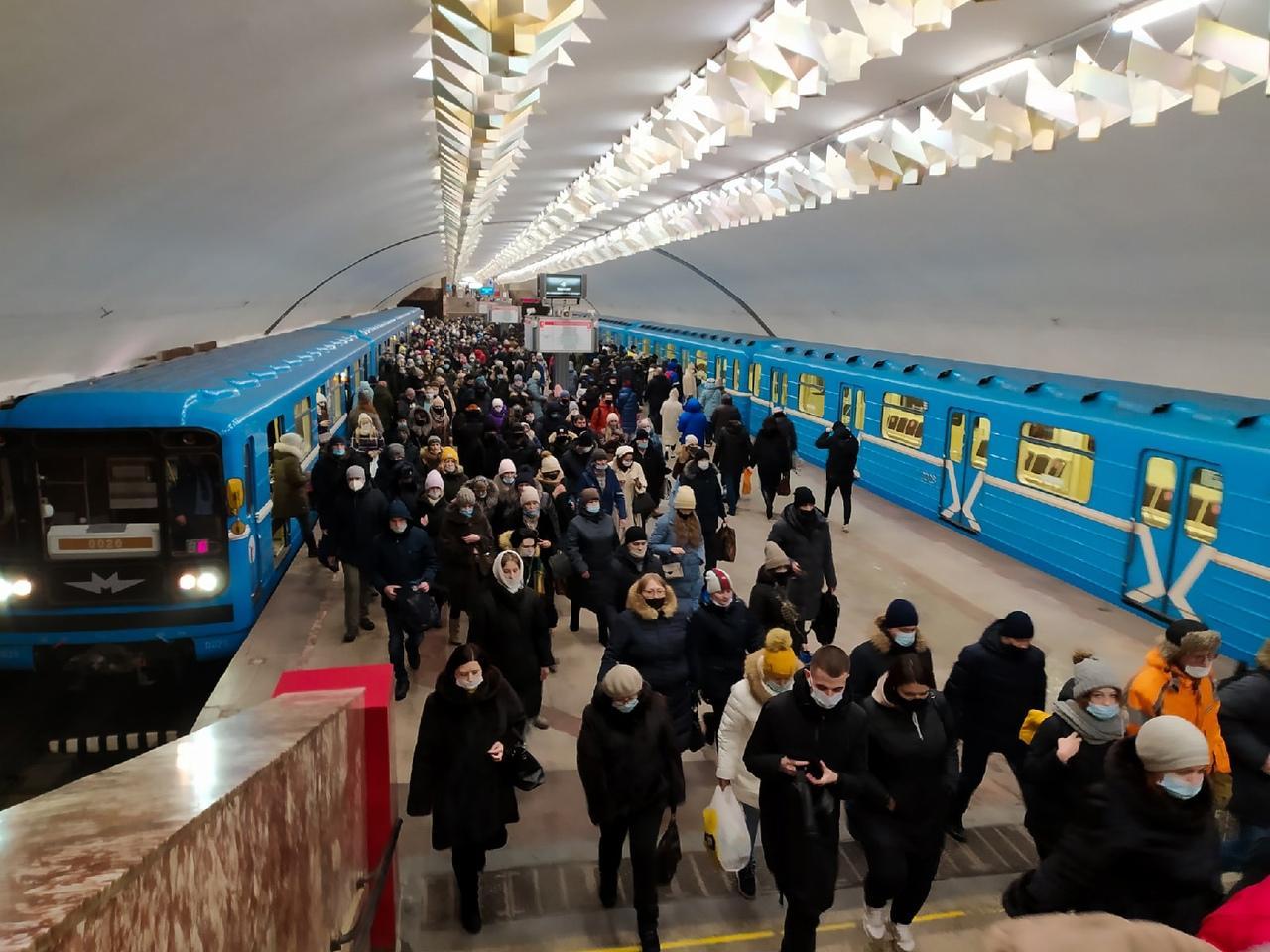 Фото Топливный кризис, блокировки Роскомнадзора, смертная казнь и новые станции метро: главные новости 17 марта 2021 года – в одном материале 5