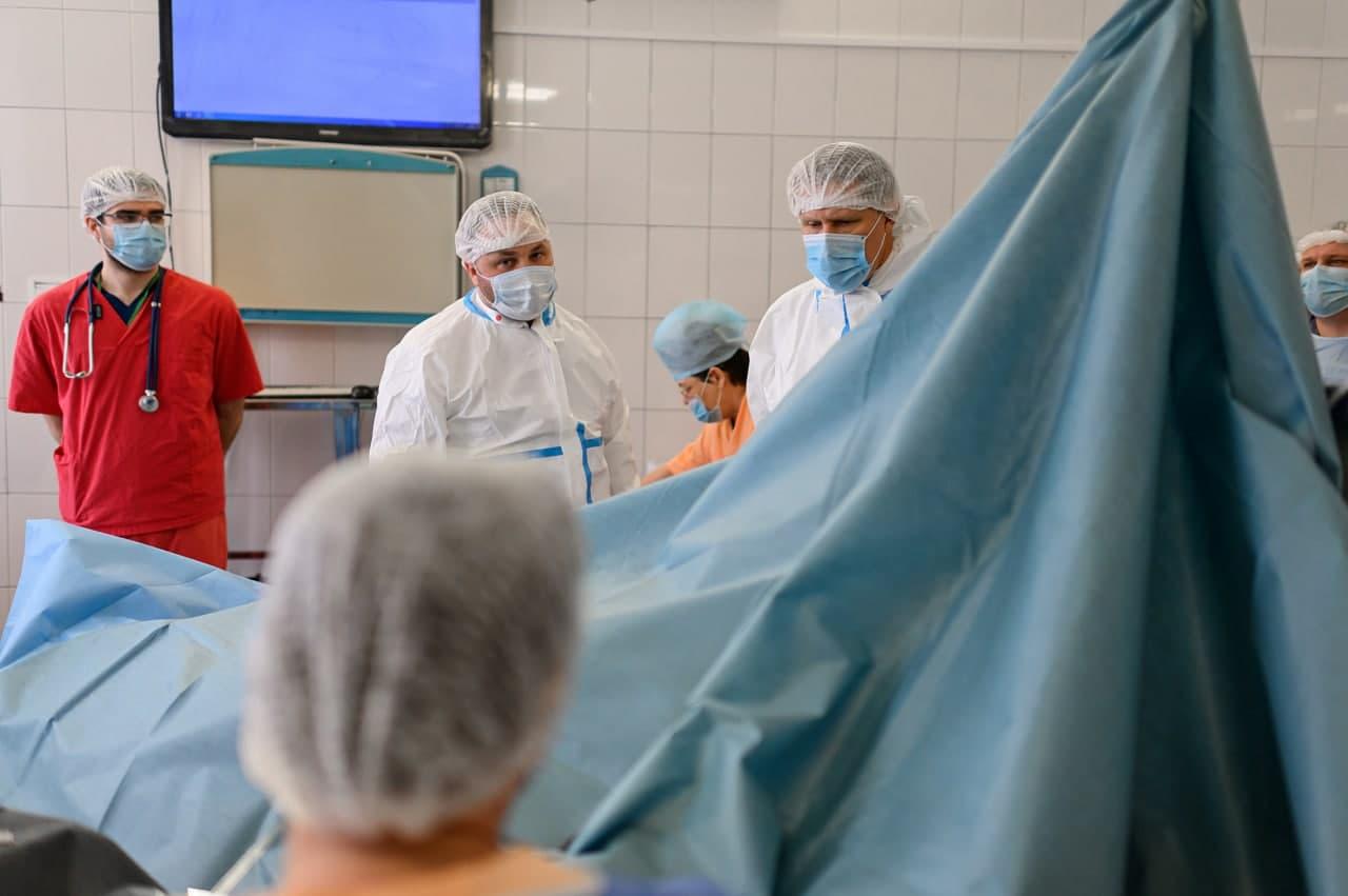 Фото Операция на суставе и прививка от COVID-19: что показали министру Мурашко в Новосибирске 3