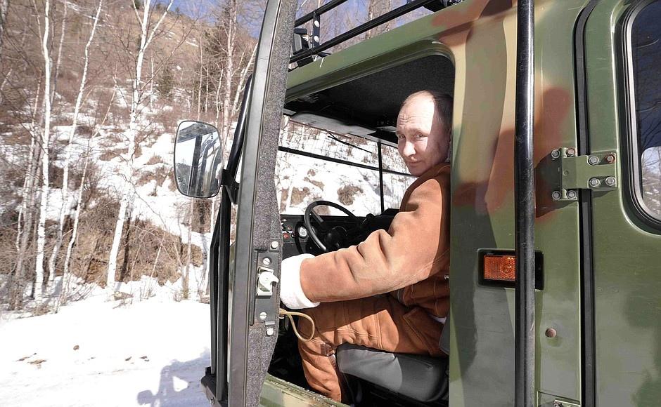 Фото Кремль обнародовал фото с отдыха Путина в Сибири 4