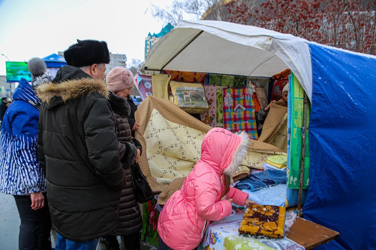 Фото Жители Новосибирска рассказали о любимых товарах на ежегодной ярмарке 8