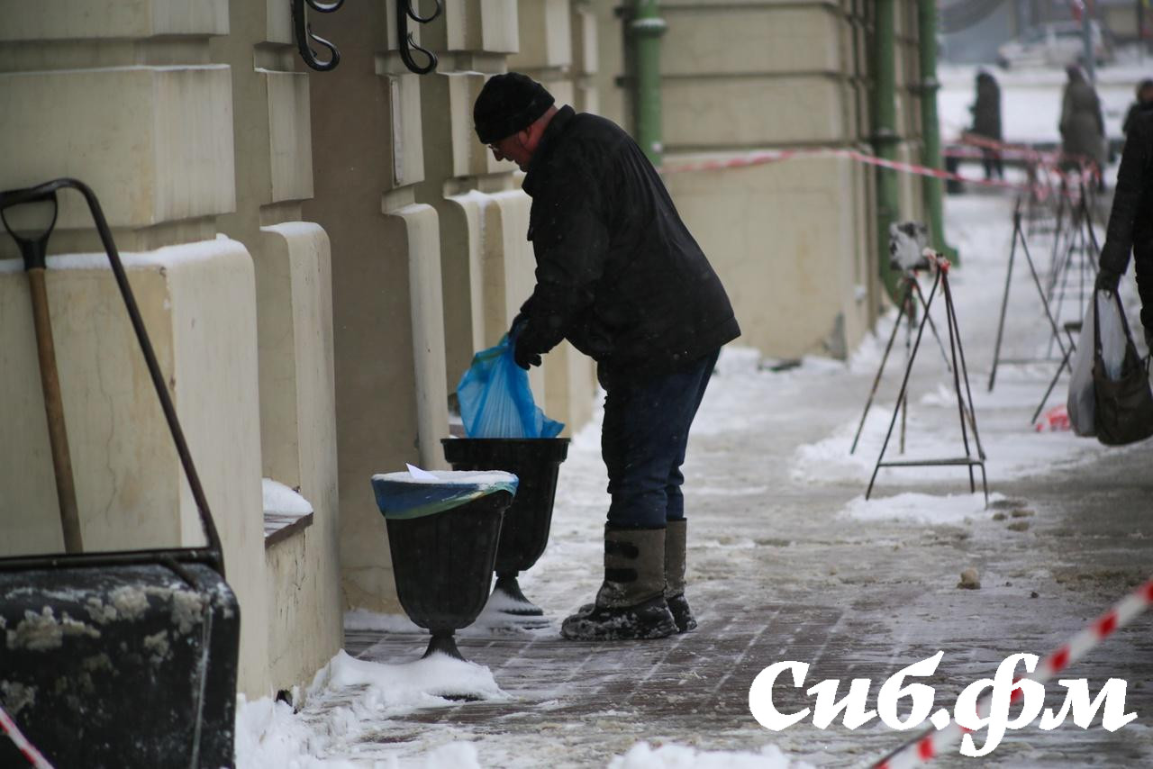 Фото Новосибирск в первый день весны засыпало снегом: 15 фото с городских улиц 15