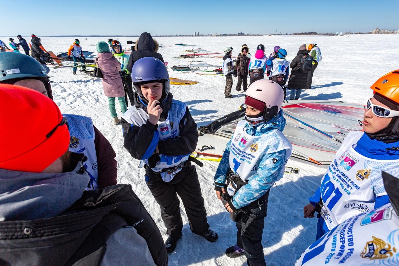 Фото В Новосибирске проходят Чемпионат и Первенство России по зимнему виндсерфингу 11