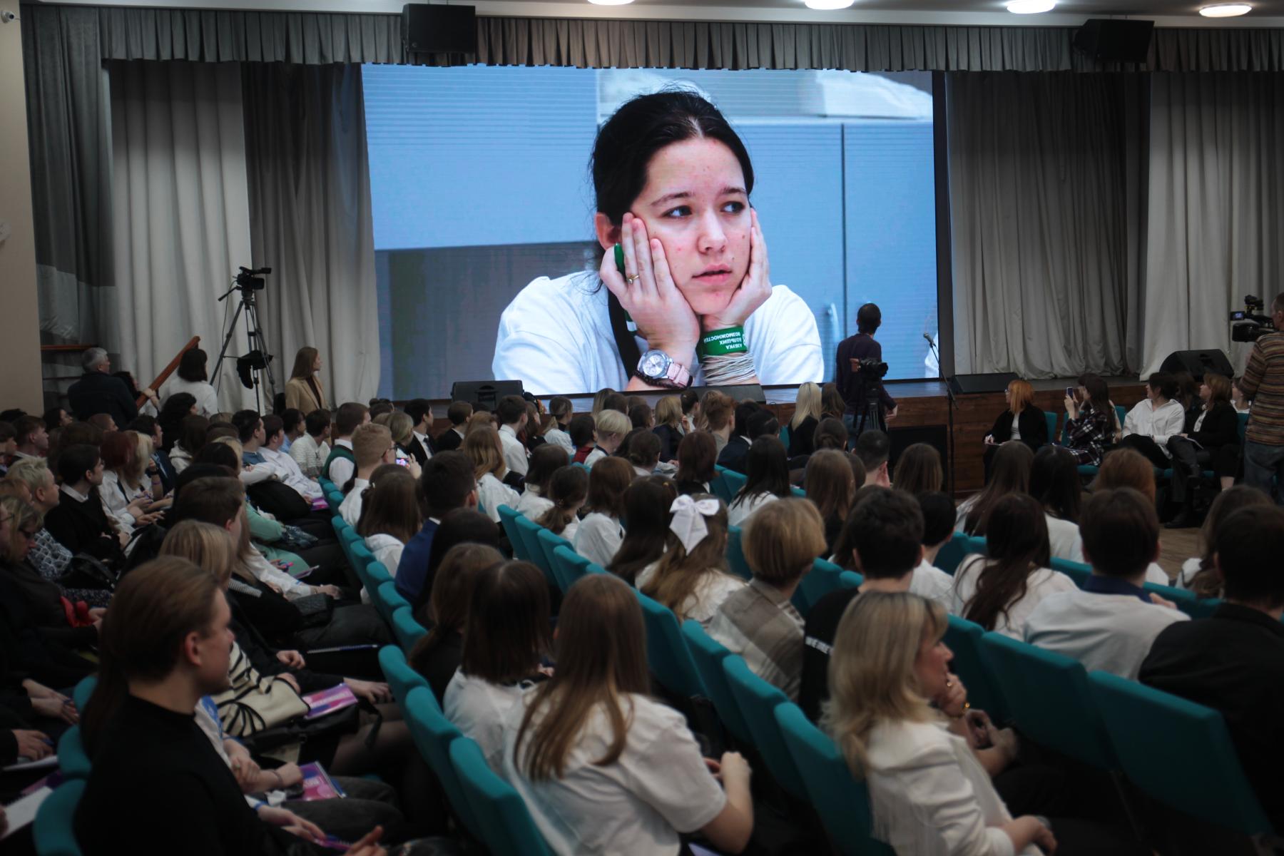 Фото Мэр Новосибирска одобрил реализацию восьми социально значимых проектов школьников 2