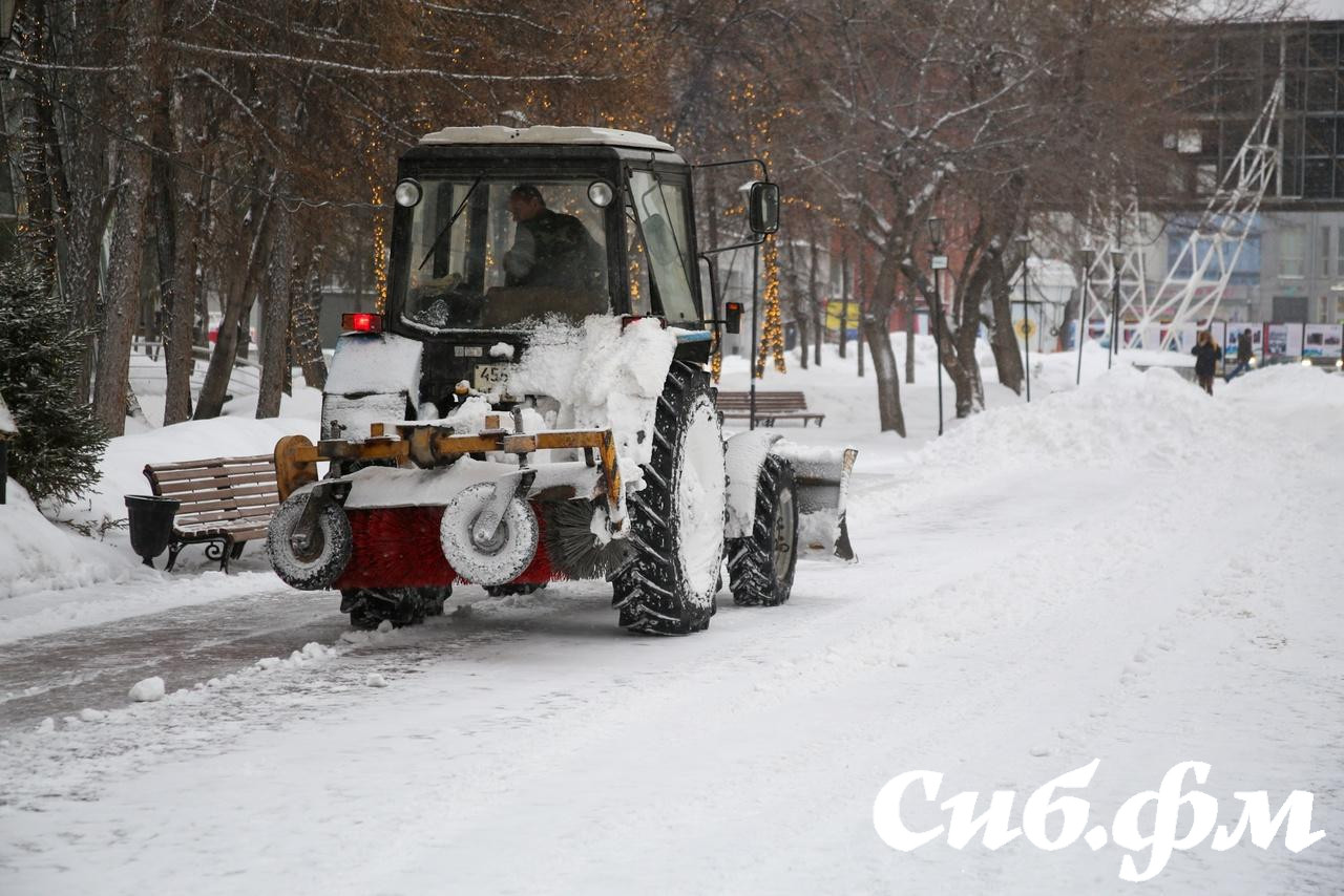 Фото Новосибирск в первый день весны засыпало снегом: 15 фото с городских улиц 6