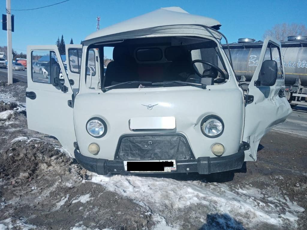 Фото Водитель УАЗ погиб в аварии с грузовиком под Новосибирском 2