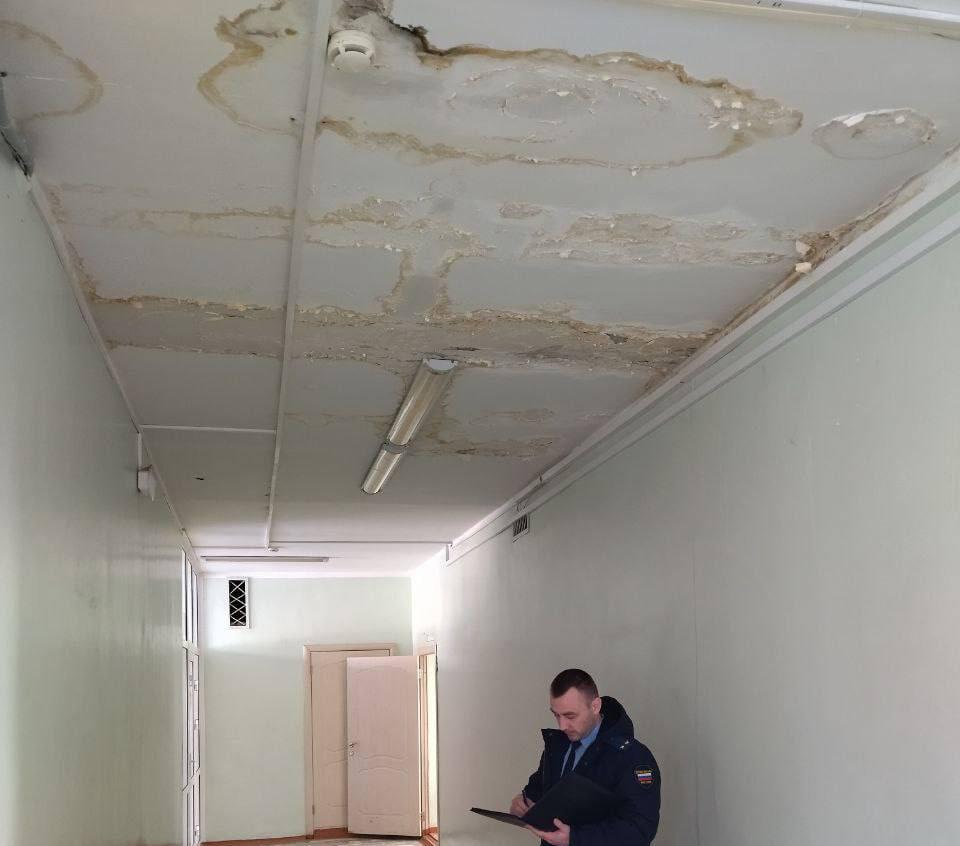 Фото Под Новосибирском прокуратура нашла нарушения в школе после жалоб на антисанитарию 2