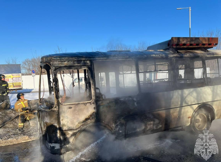 Фото В Новосибирске загорелся рейсовый автобус ПАЗ №189 с 10 пассажирами 2