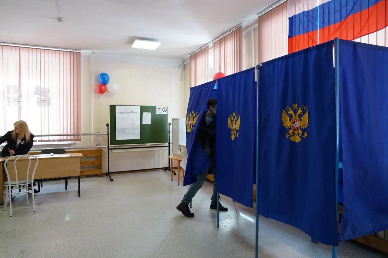 Фото Как в Новосибирске прошёл первый день выборов президента РФ — фоторепортаж 5